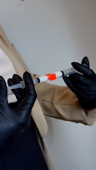 Preparo técnico de produto para procedimento estético